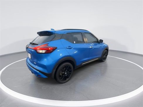 Used 2022 Nissan Kicks SR w/ Premium Package image 8