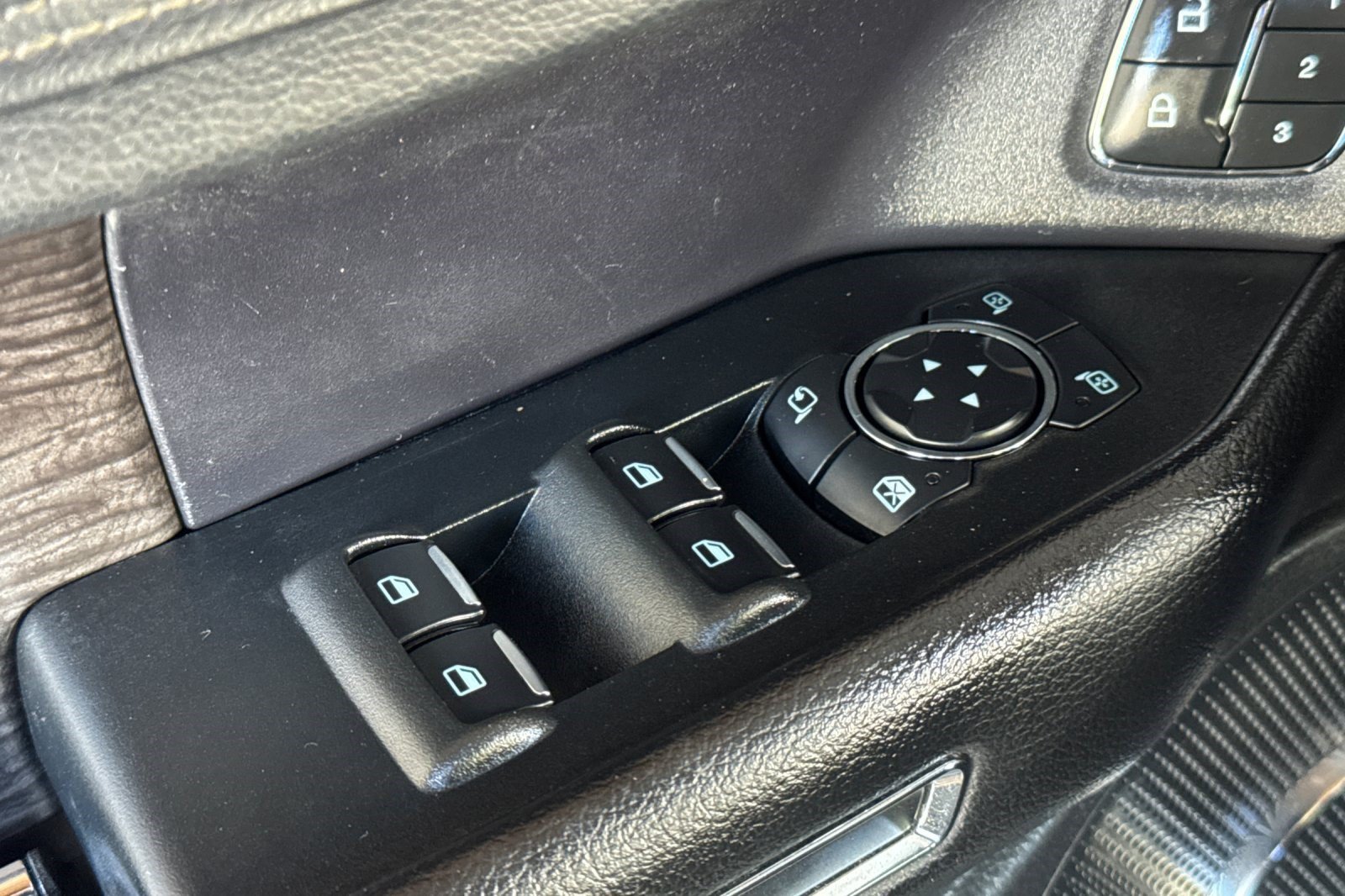 Used 2019 Ford Expedition Max Limited RWD image 13