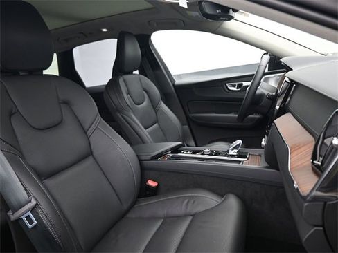 Used 2024 Volvo XC60 B5 Ultimate w/ Protection Package Premier image 35