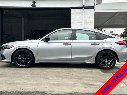 Used 2023 Honda Civic Sport image 7