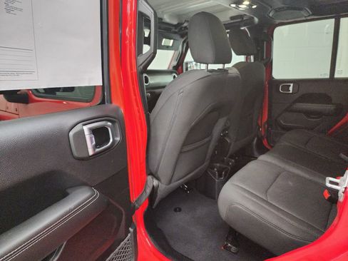 Used 2023 Jeep Wrangler Unlimited Sahara AWD/4WD image 23