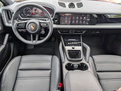 Certified 2025 Porsche Cayenne Coupe image 11