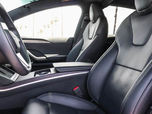 Used 2024 Tesla Model X AWD/4WD image 25