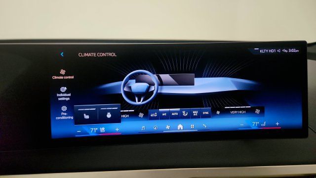 Used 2024 BMW iX xDrive50 w/ Premium Package AWD/4WD image 67