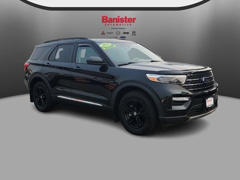 Used 2021 Ford Explorer XLT w/ Equipment Group 202A AWD/4WD image 3
