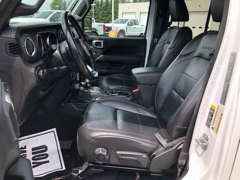 Used 2021 Jeep Wrangler Unlimited Sahara w/ Cold Weather Group image 13