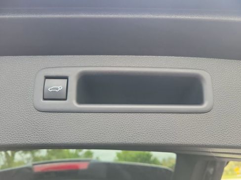 Used 2021 Toyota Highlander Platinum image 14