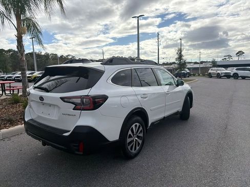 Used 2022 Subaru Outback Premium image 7