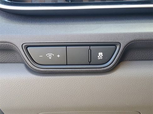 Used 2025 Kia Carnival EX image 19