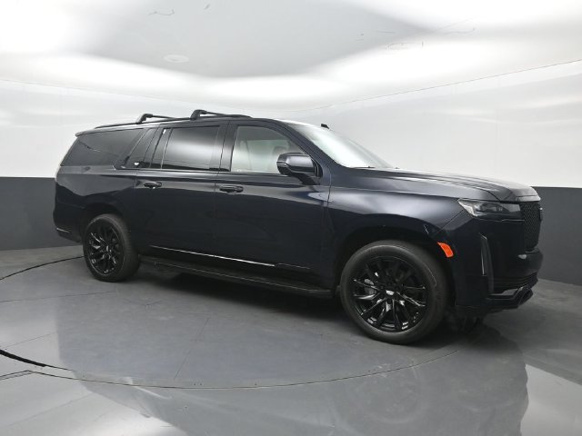 Used 2022 Cadillac Escalade ESV Sport w/ LPO, ONYX Package AWD/4WD image 40