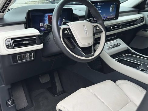 Used 2025 Lincoln Aviator Reserve w/ Equipment Group 201A AWD/4WD image 12
