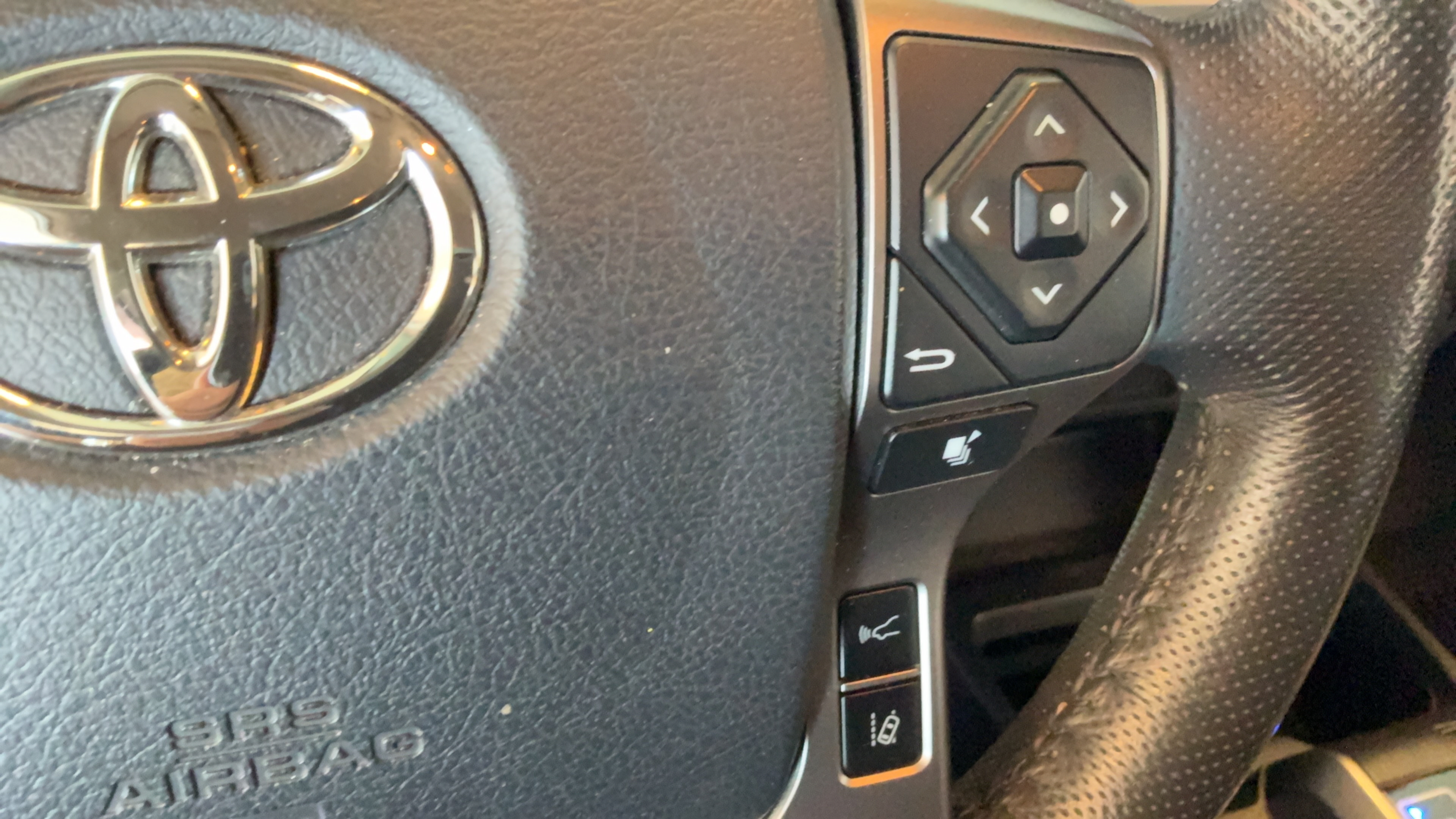 Used 2020 Toyota Tacoma SR5 RWD image 18