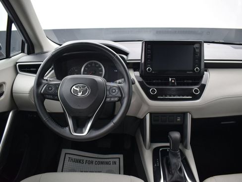 Used 2022 Toyota Corolla Cross LE AWD/4WD image 14