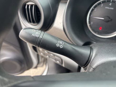 Used 2020 Nissan Kicks S image 15