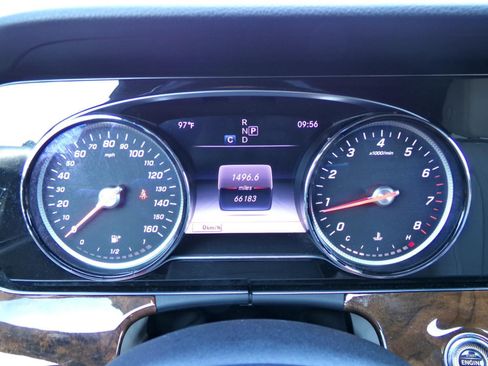 Used 2018 Mercedes-Benz E 300 image 8