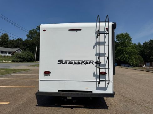 Used 2021 Ford E-450 and Econoline 450 Super Duty w/ Motorhome Prep Package image 6