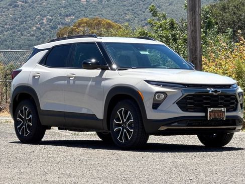 New 2026 Chevrolet TrailBlazer ACTIV w/ Driver Confidence Package FWD image 2