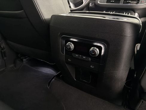 Used 2024 GMC Yukon SLT RWD image 28