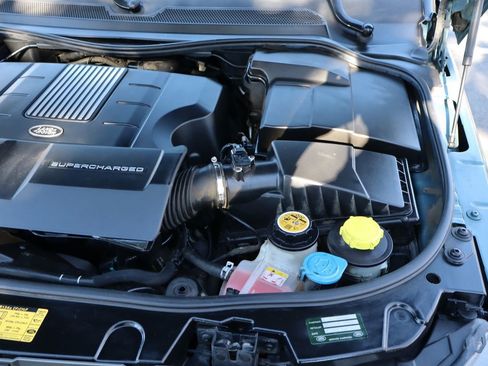 Used 2010 Land Rover Range Rover Sport Supercharged image 41