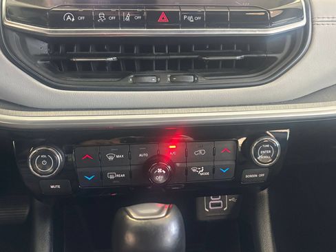 Used 2025 Jeep Compass Limited AWD/4WD image 16