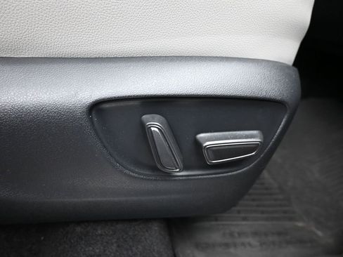 Used 2025 Toyota Grand Highlander AWD Hybrid image 12