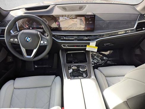 New 2026 BMW X5 xDrive50e w/ Climate Comfort Package image 16