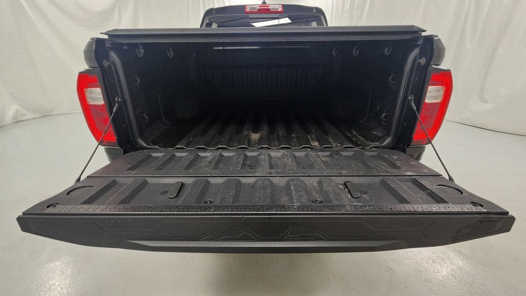 Used 2024 GMC Canyon AT4 AWD/4WD image 15