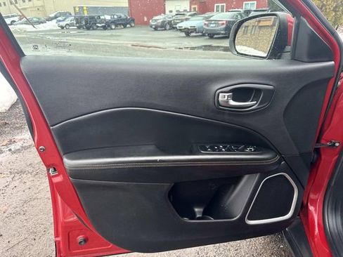 Used 2018 Jeep Compass Limited w/ Navigation Group image 5