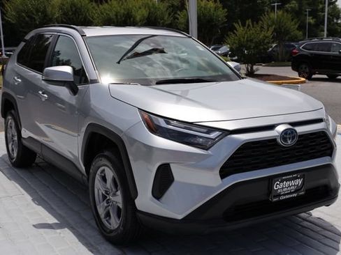 Used 2024 Toyota RAV4 XLE AWD/4WD image 7