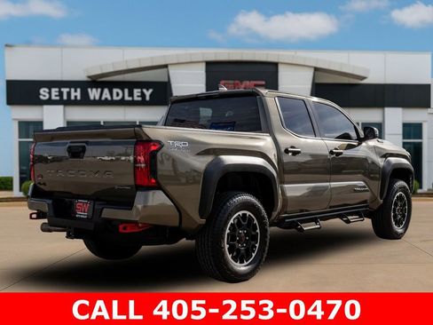 Used 2025 Toyota Tacoma TRD Off-Road AWD/4WD image 7