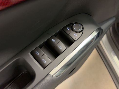 New 2026 Chevrolet Traverse Z71 w/ Driver Confidence Package image 12