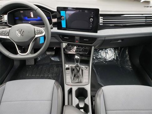 New 2026 Volkswagen Jetta SE image 9