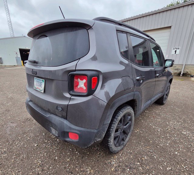 Used 2016 Jeep Renegade Latitude AWD/4WD image 4