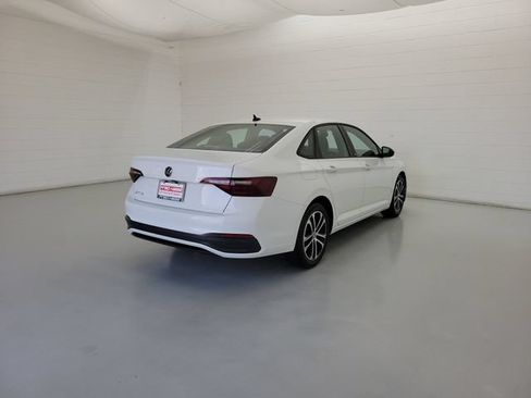Used 2024 Volkswagen Jetta Sport FWD image 5
