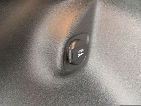 Used 2020 Jeep Cherokee Trailhawk w/ Cold Weather Group image 13