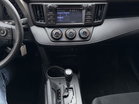 Used 2017 Toyota RAV4 LE w/ All Weather Liner Package AWD/4WD image 17