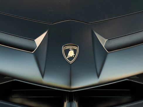 Used 2021 Lamborghini Aventador SVJ AWD/4WD image 25