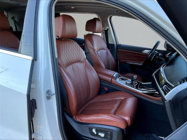 Used 2020 BMW X7 xDrive40i w/ Cold Weather Package AWD/4WD image 31