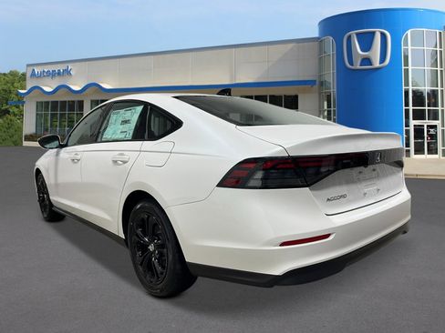 New 2025 Honda Accord SE image 3