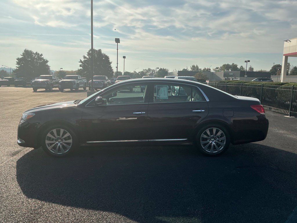Used 2012 Toyota Avalon Limited FWD image 12