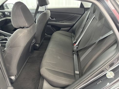 Used 2023 Hyundai Elantra SEL w/ Convenience Package image 16