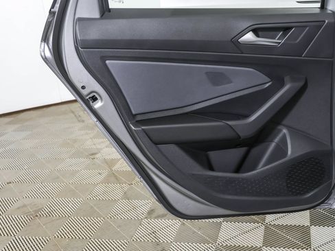 Used 2026 Volkswagen Jetta SE FWD image 37