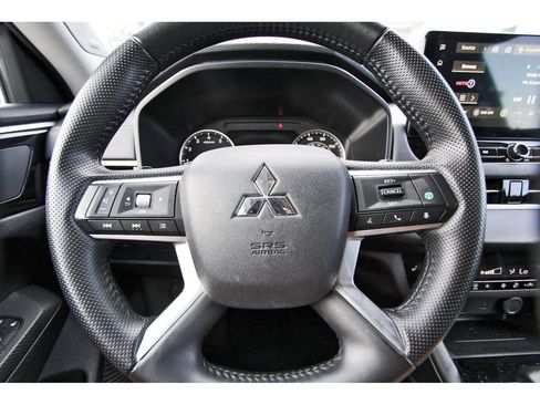 Used 2025 Mitsubishi Outlander AWD image 14