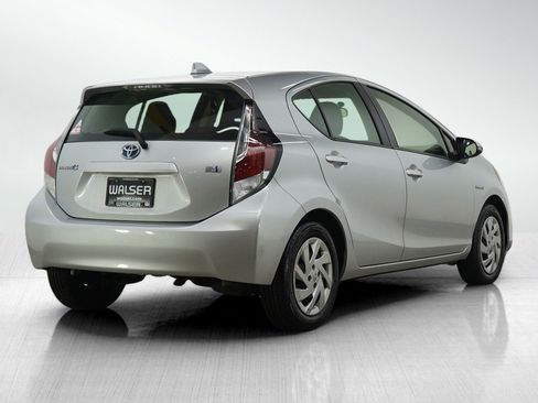 Used 2015 Toyota Prius C Two image 5