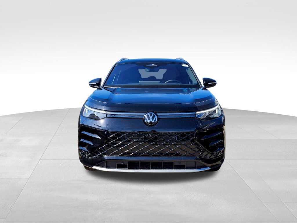 New 2026 Volkswagen Tiguan SEL R-Line AWD/4WD image 2