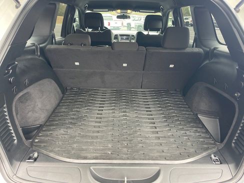 Used 2020 Jeep Grand Cherokee Laredo image 16