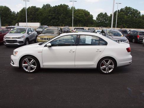 Used 2016 Volkswagen Jetta GLI SE FWD image 3
