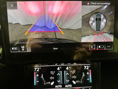 Used 2019 Audi e-tron Premium Plus image 18