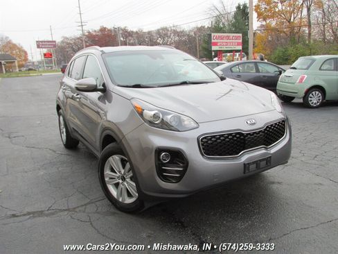 Used 2018 Kia Sportage LX w/ LX Technology Package image 8
