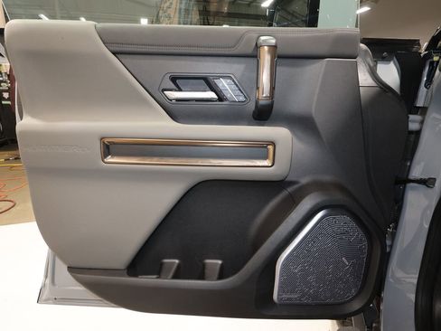 Certified 2025 GMC Hummer EV 2X image 22